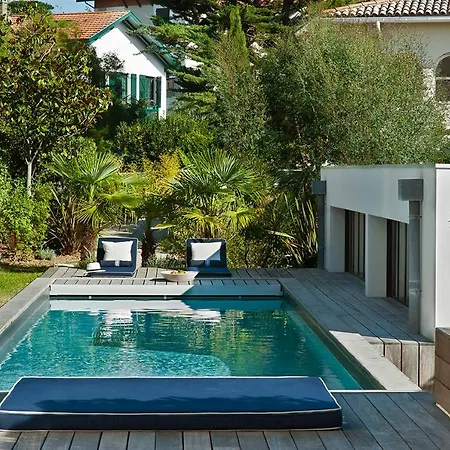 Sleeps 12 Pool Wifi * Bidart