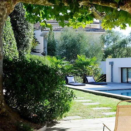 Villa Sleeps 12 Pool Wifi *